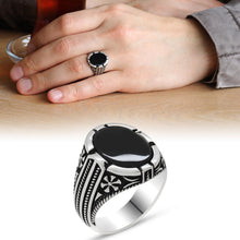 Load image into Gallery viewer, Men's Black Onyx Stone 925 Carat Silver Ring
