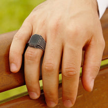 Load image into Gallery viewer, Men's Tulip Design Black Onyx Stone 925 Carat Silver Ring