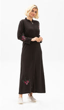 Load image into Gallery viewer, عباية سوداء بسحاب نسائية