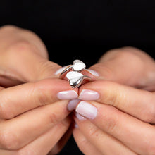 Load image into Gallery viewer, خاتم فضة عيار 925 بشكل قلب وفصوص عرق اللؤلؤ نسائي