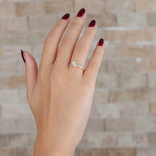 Load image into Gallery viewer, خاتم فضة مطلي ذهب بفصوص زركون نسائي- 925 عيار