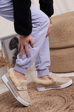 Load image into Gallery viewer, Women&#39;s Tan Swede Sport Shoes
