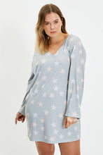Load image into Gallery viewer, Women&#39;s Star Pattern Nightgown
