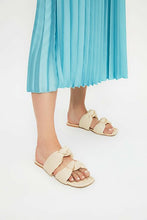 Load image into Gallery viewer, Women&#39;s Beige Casual Slippers
