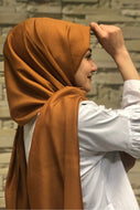 شال بني لامع نسائي