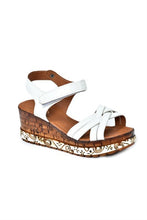 Load image into Gallery viewer, Women&#39;s White Casual Sandals
