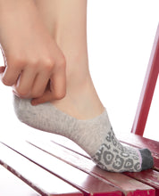 Load image into Gallery viewer, Women&#39;s Leopard Pattern Grey Babette Socks
