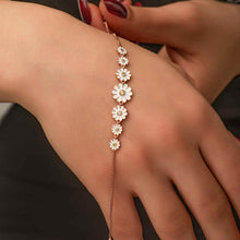 Load image into Gallery viewer, Women&#39;s Daisy Figure Silver Bracelet
