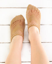 Load image into Gallery viewer, Women&#39;s Heart Pattern Beige Mesh Babette Socks

