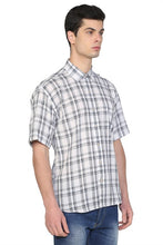 Load image into Gallery viewer, Men&#39;s Short Sleeves Plaid Shirt
