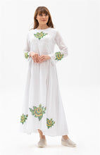 Load image into Gallery viewer, فستان طويل أبيض بأكمام طويلة نسائي
