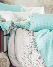 Load image into Gallery viewer, Patterned Mint Green Double Bed Pique Duvet Cover Set
